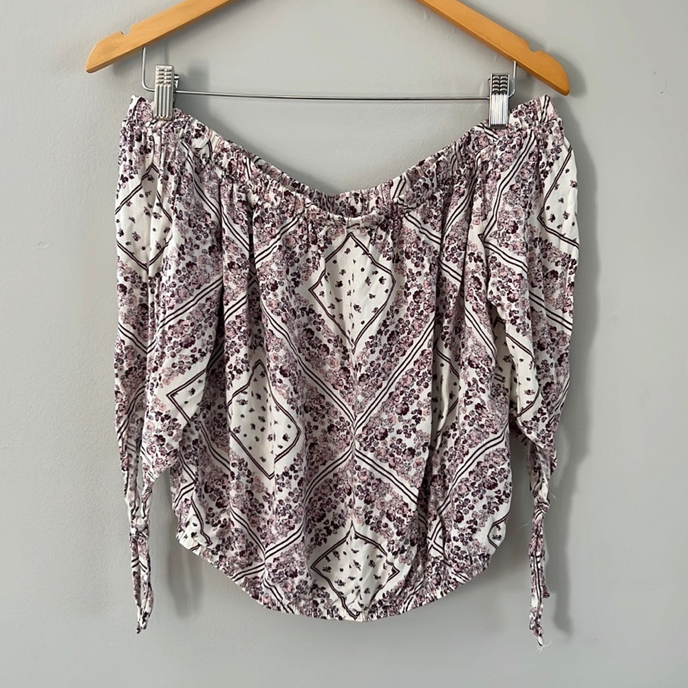 Off shoulder cropped blouse